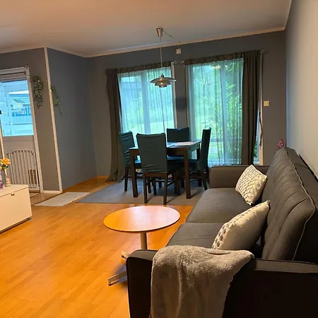 Entire In Near Oslo 2 Bedrooms, Kitchen, Terrace & Easy Bus And Train Access Apartamento *
