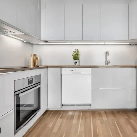 Entire In Near Oslo 2 Bedrooms, Kitchen, Terrace & Easy Bus And Train Access